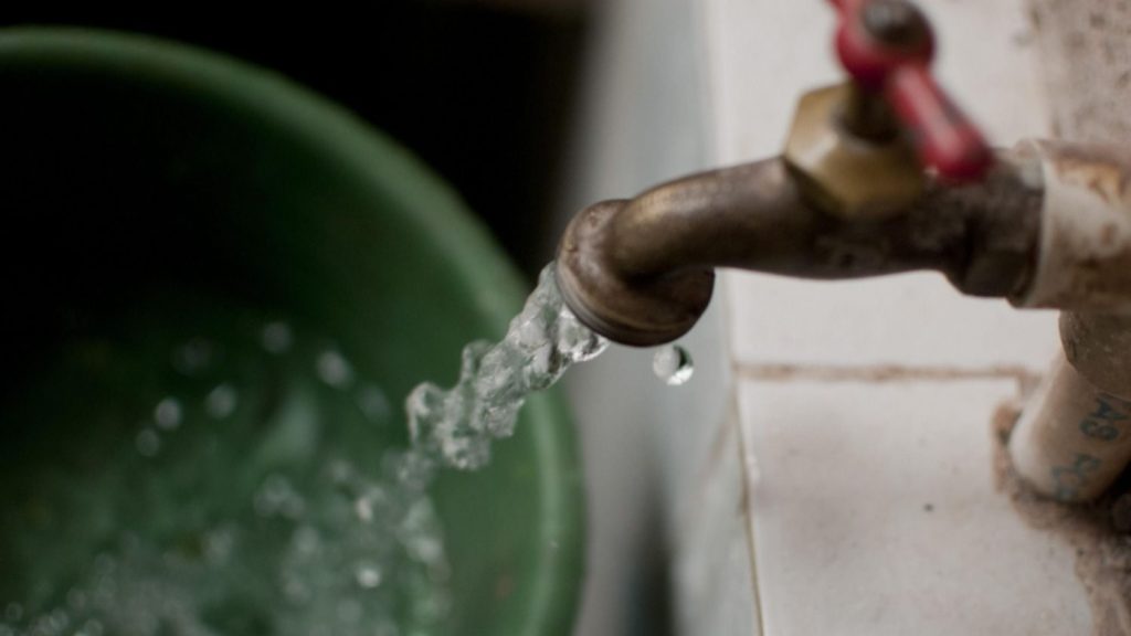 Un barrio de La Plata estará sin agua por obras de empalme de ABSA ...