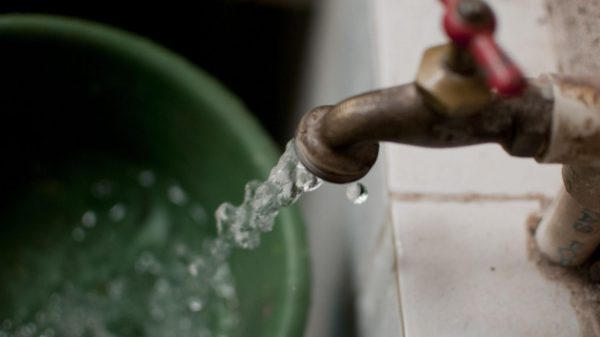 Un barrio de La Plata estará sin agua por obras de empalme de ABSA