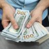 El dólar blue tuvo una leve baja de $5 y cotiza a $720 en el mercado paralelo