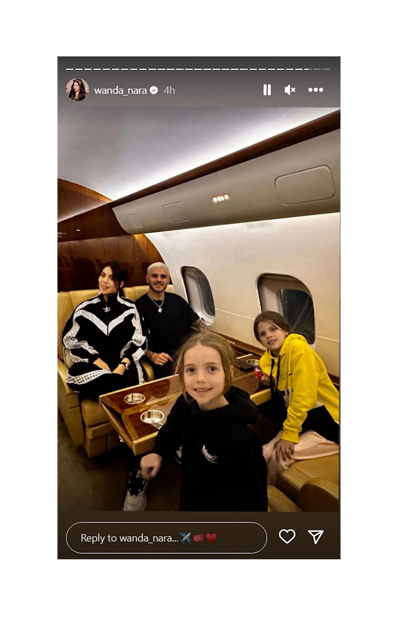 Así es por dentro el lujoso avión privado en el que Wanda Nara y Mauro Icardi regresaron a Turquía