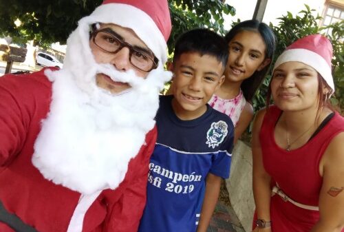 "Quiero tomar el don que tenemos de generar felicidad y aplicarlo": un platense y una emocionante iniciativa para los niños