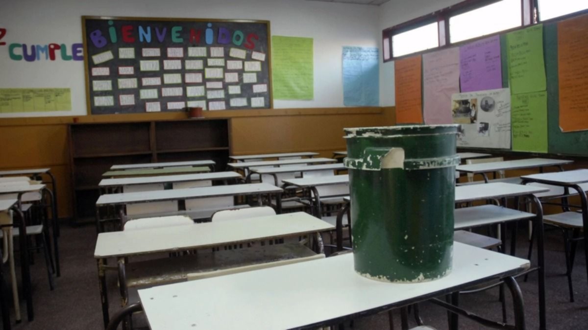 Otro sector gremial docente se sumó al paro y hay más escuelas afectadas