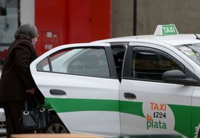 Desde el jueves vuelven a aumentar los taxis de La Plata