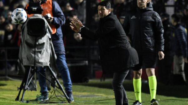 Chirola mete mano en el Lobo y podría haber tres nuevos debuts ante Independiente