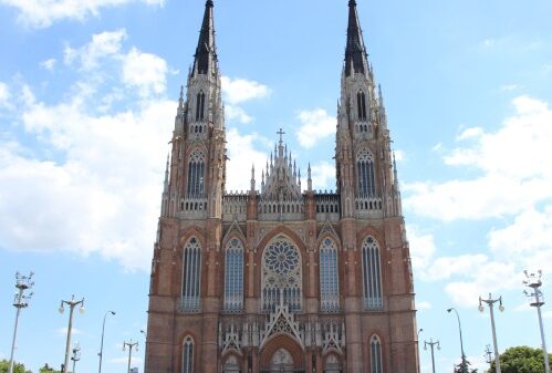 Una joven turista mostró uno de los grandes secretos que esconde la Catedral de La Plata: "Seguro no sabias…"