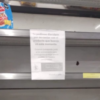 Vecinos se encontraron con góndolas vacías de alimentos en un hipermercado de La Plata: “Te pedimos disculpas…”