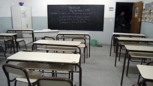 Hasta el viernes seguirá el paro docente en algunos colegios de La Plata: exigen un "salario digno"