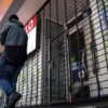 Se viene un lunes con muchos comercios y supermercados cerrados en La Plata