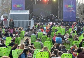 La Plata recibe a la primavera con espectáculos y actividades gratuitas en Plaza Malvinas