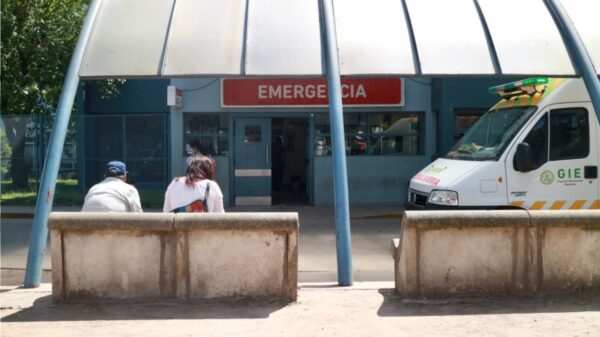 Hospitales de La Plata realizan cirugías para tratar el Parkinson