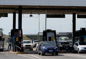 Autopista La Plata - Buenos Aires: levantan las barreras por un paro en los peajes