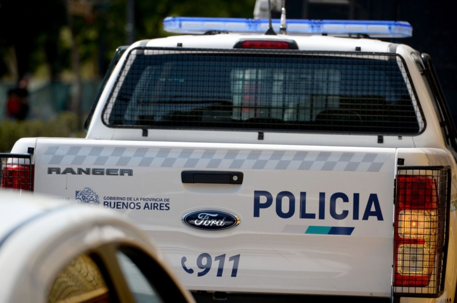 Dramático robo en La Plata: entraron en su casa y los salvó un mensaje al grupo vecinal
