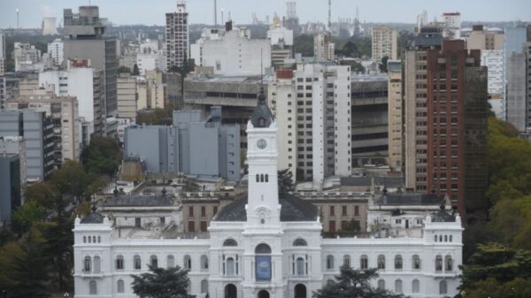 Principio de acuerdo por bono y aumento para los municipales de La Plata