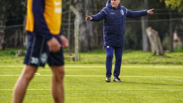 Madelón comienza a perfilar el equipo para el partido con Huracán y haría un solo cambio