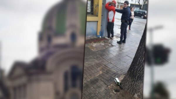 Conmoción en La Plata: un trapito atacó a un malabarista en pleno centro de La Plata