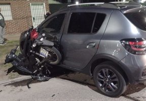 ¿Quién era el joven que murió al chocar con su moto en un barrio de La Plata?