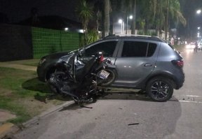 Tragedia vial en La Plata: un joven murió y otra lucha por su vida tras un brutal choque