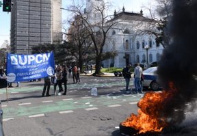 Terminó la protesta y se levantaron los piquetes de UPCN que generaron caos en La Plata