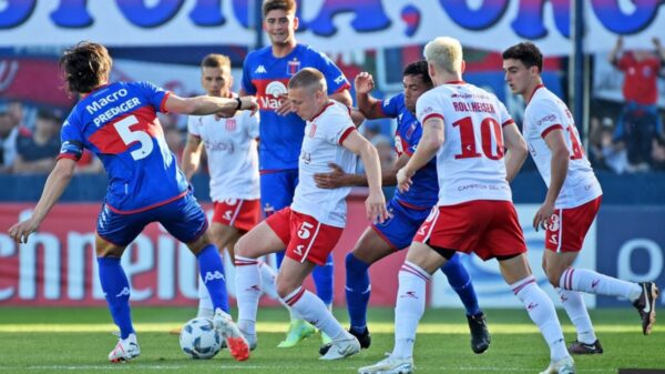 Estudiantes no levanta cabeza y empató sin goles ante Tigre en Victoria