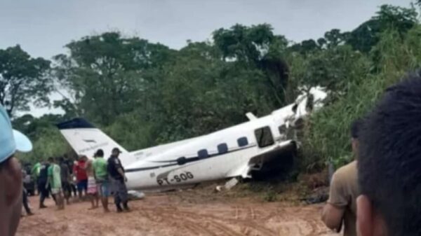 Murieron 14 personas al caer un avión que iba a una excursión de pesca