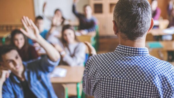 Alerta en un colegio de La Plata: denuncian a un profesor por abuso sexual