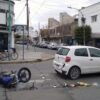 Grave accidente en Berisso: un motociclista chocó contra un auto y sufrió graves heridas