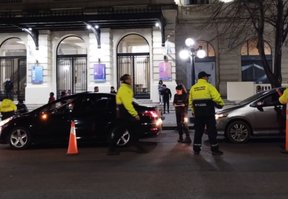 Un policía manejaba borracho e intentó escapar de un control en pleno centro de La Plata