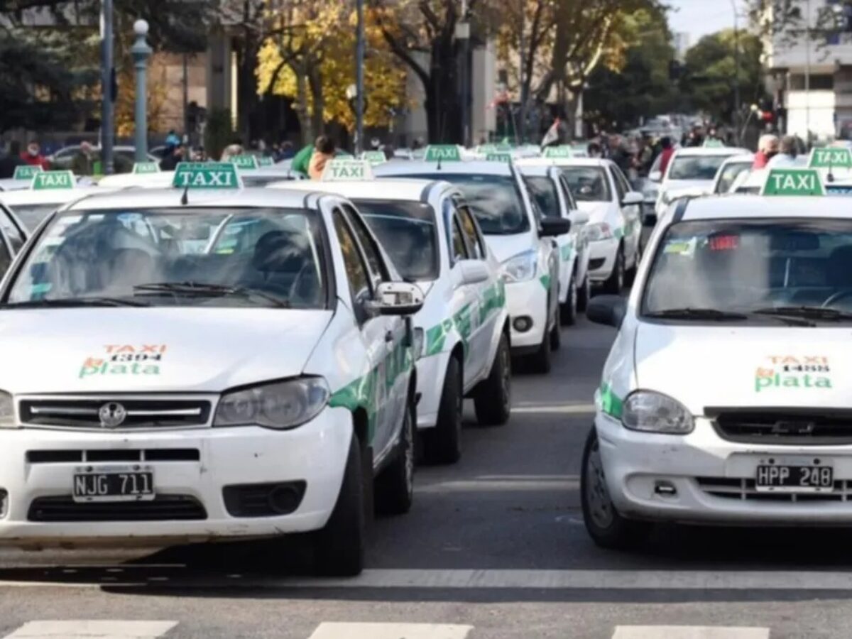 Tras el aumento de los combustibles, los taxistas reclamaron una nueva suba  de la tarifa – Radio La Plata