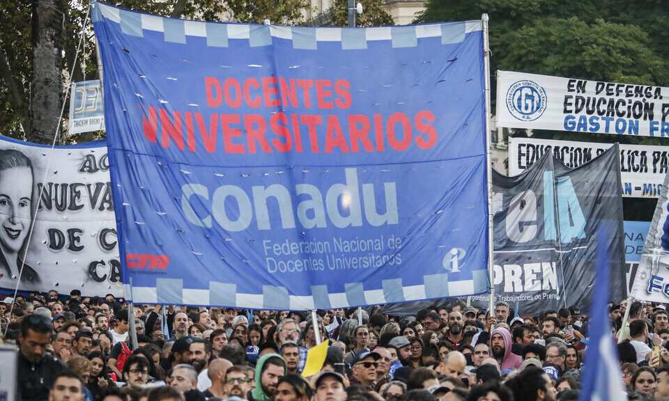 Docentes de la UNLP iniciaron el paro de 48 horas y no hay clases en ...