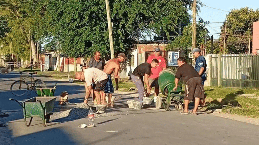 Los vecinos de Villa Elvira continúan realizando obras – Radio La Plata